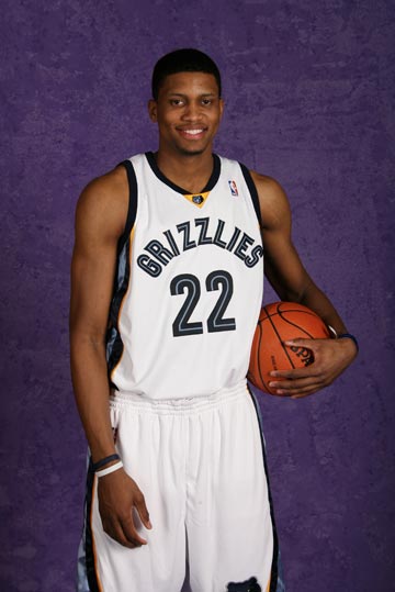 位表现卓越 位表现卓越